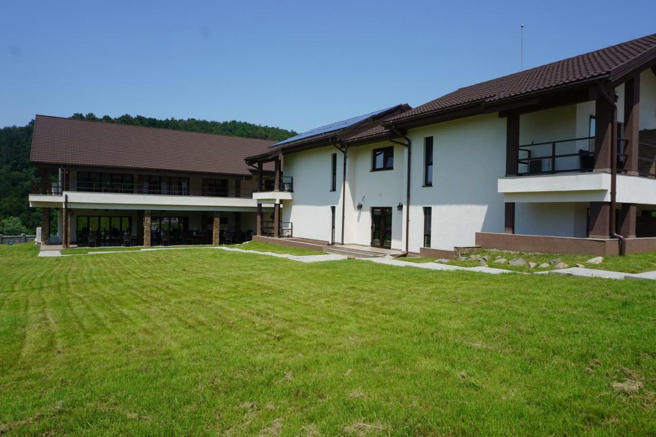 Pensiunea Patru Anotimpuri Sasca Romana Exterior foto